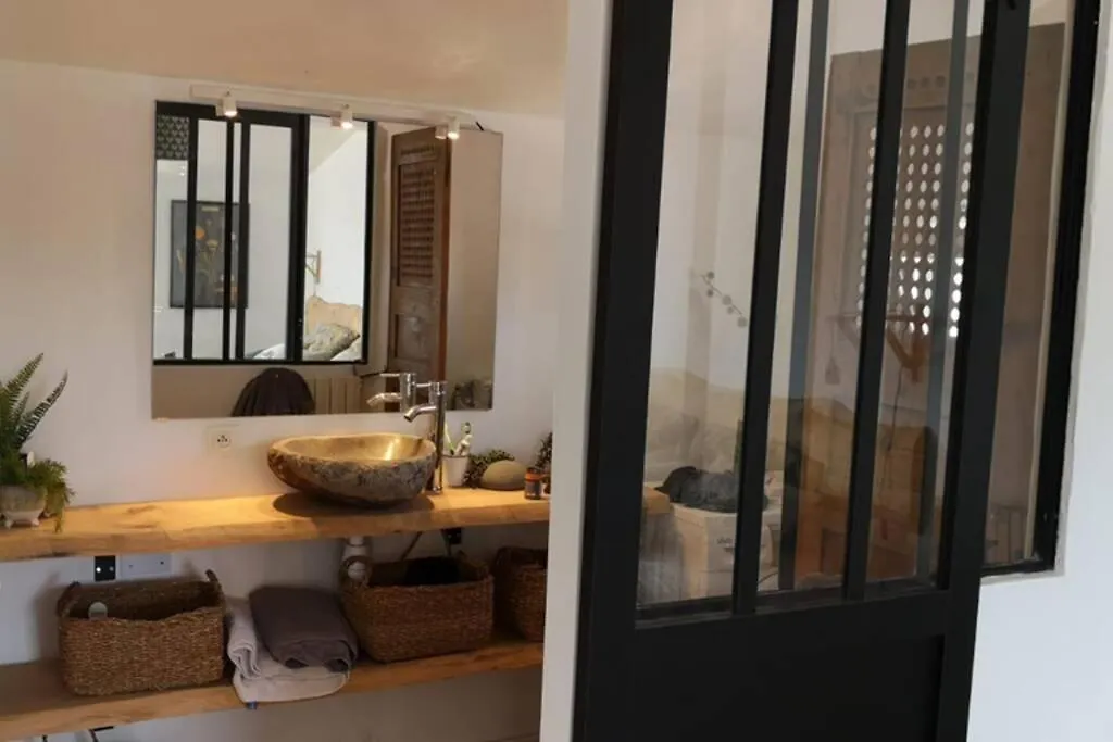 Appartement Petit loft sur les toits d'Avignon 0*, Avignon